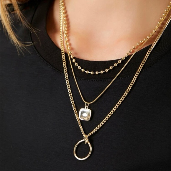 Stacked Necklaces 3 pieces - Picture 2 of 4